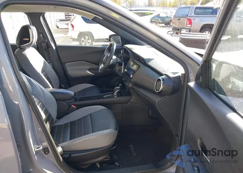 2023 Nissan Kicks Sr Xtronic Cvt z USA, uszkodzony, nr VIN 3N1CP5DV2PL470073